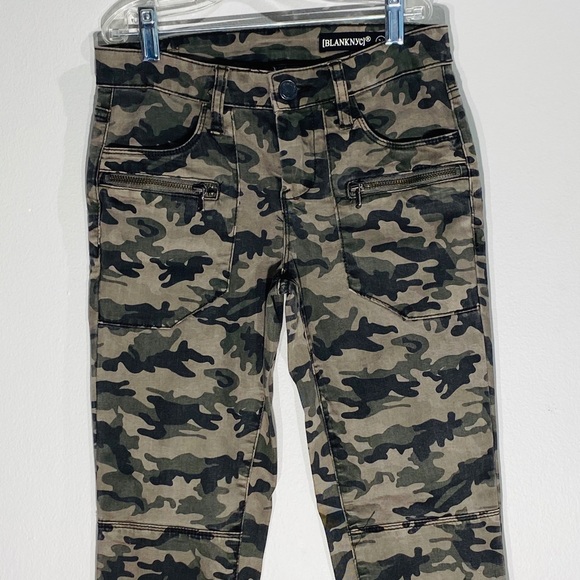 BLANK NYC**Camouflage Denim Pants**Size 24 $118 - Picture 4 of 7
